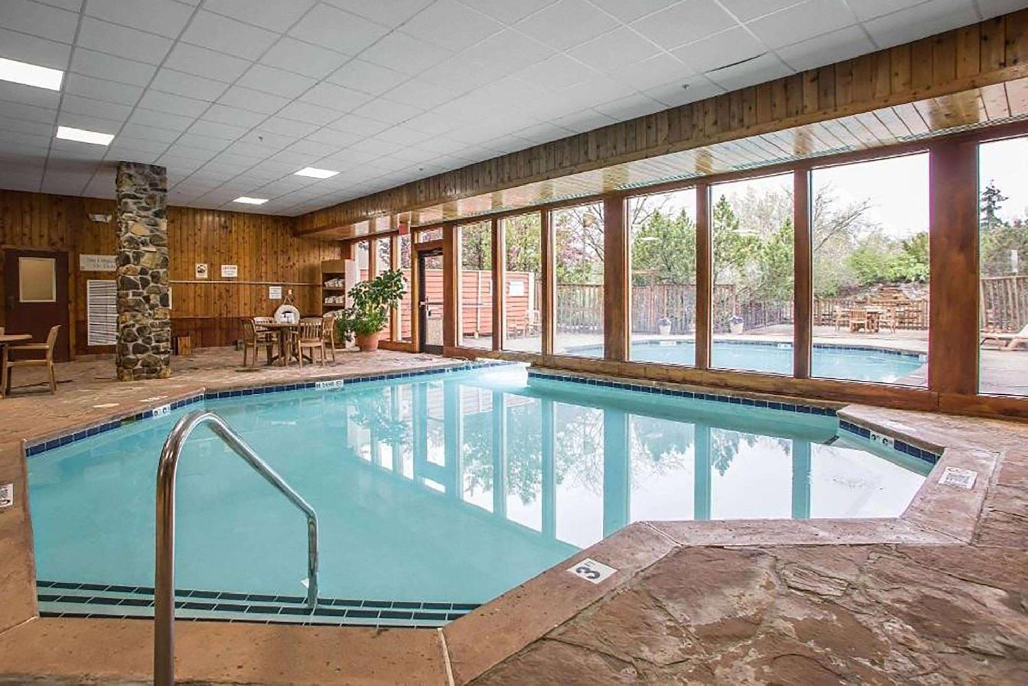 Howard Johnson By Wyndham Меррилвилл Экстерьер фото